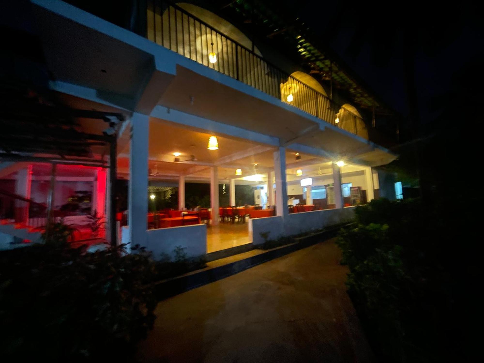Kivulini Lodge And Restaurant ナングウィ エクステリア 写真