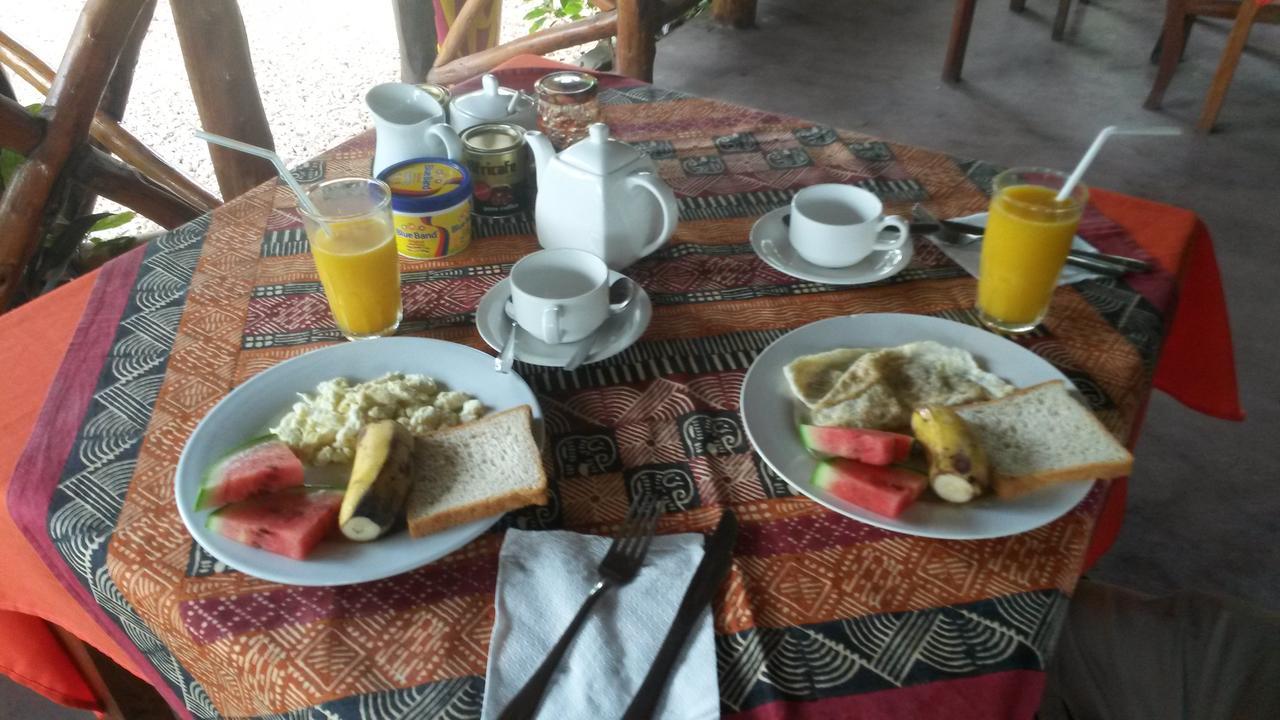 Kivulini Lodge And Restaurant ナングウィ エクステリア 写真