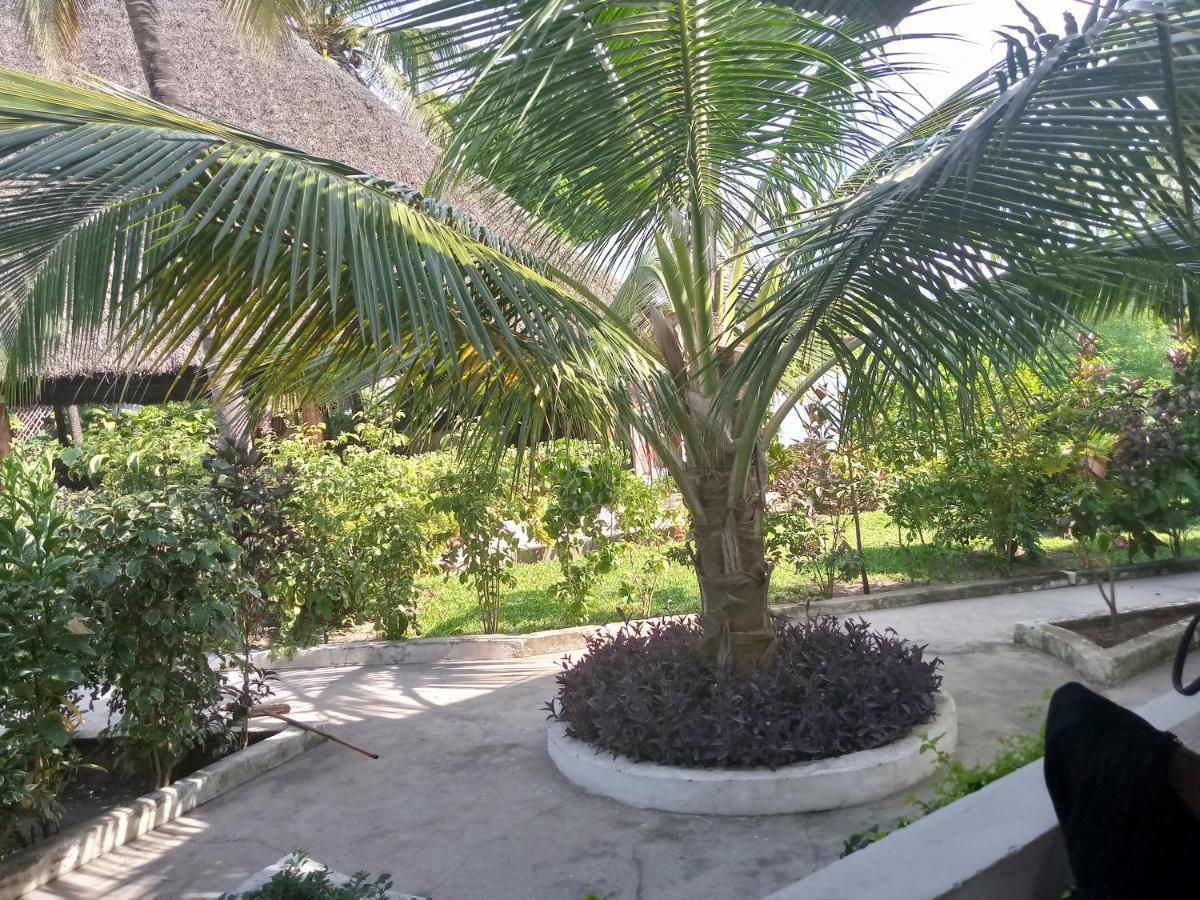 Kivulini Lodge And Restaurant ナングウィ エクステリア 写真